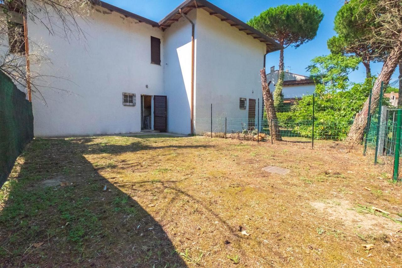 Agenzia Vear - Osti 100 Lido delle Nazioni Exteriör bild